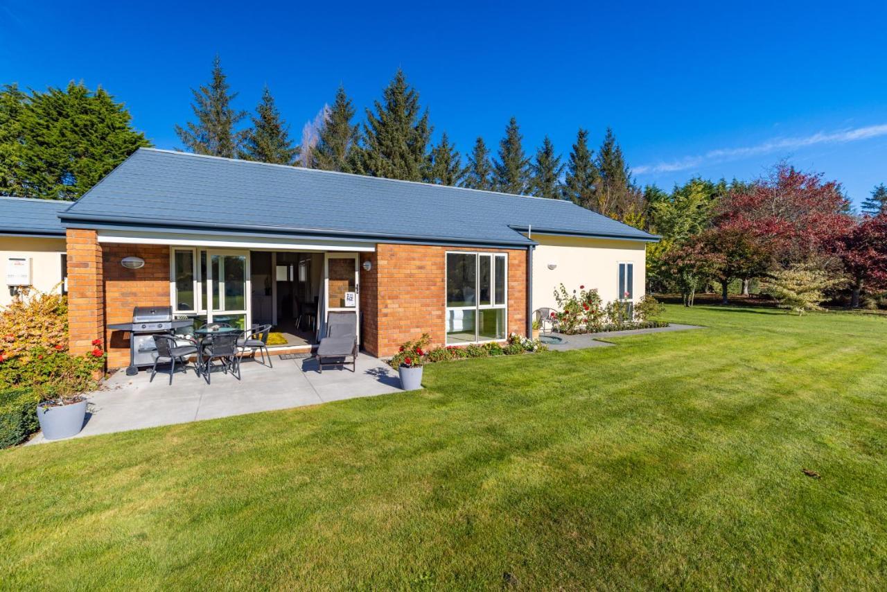 The Meadows Villa Christchurch Bagian luar foto