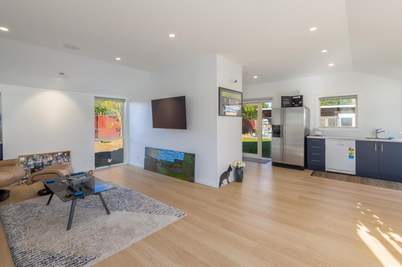 The Meadows Villa Christchurch Bagian luar foto