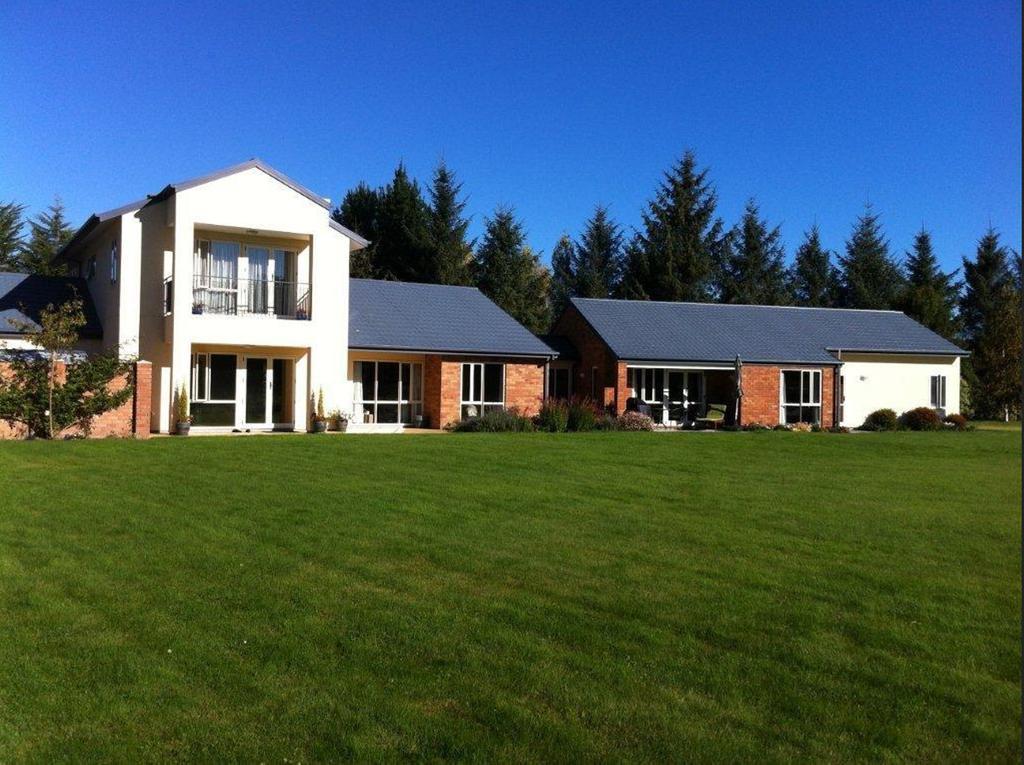 The Meadows Villa Christchurch Bagian luar foto