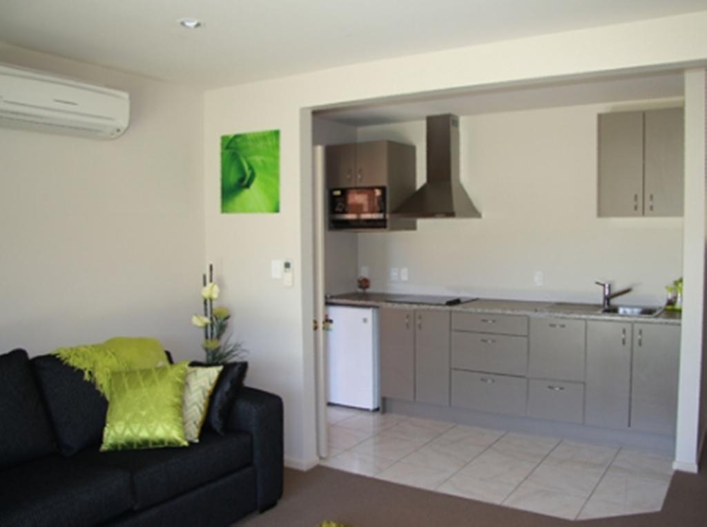 The Meadows Villa Christchurch Bagian luar foto
