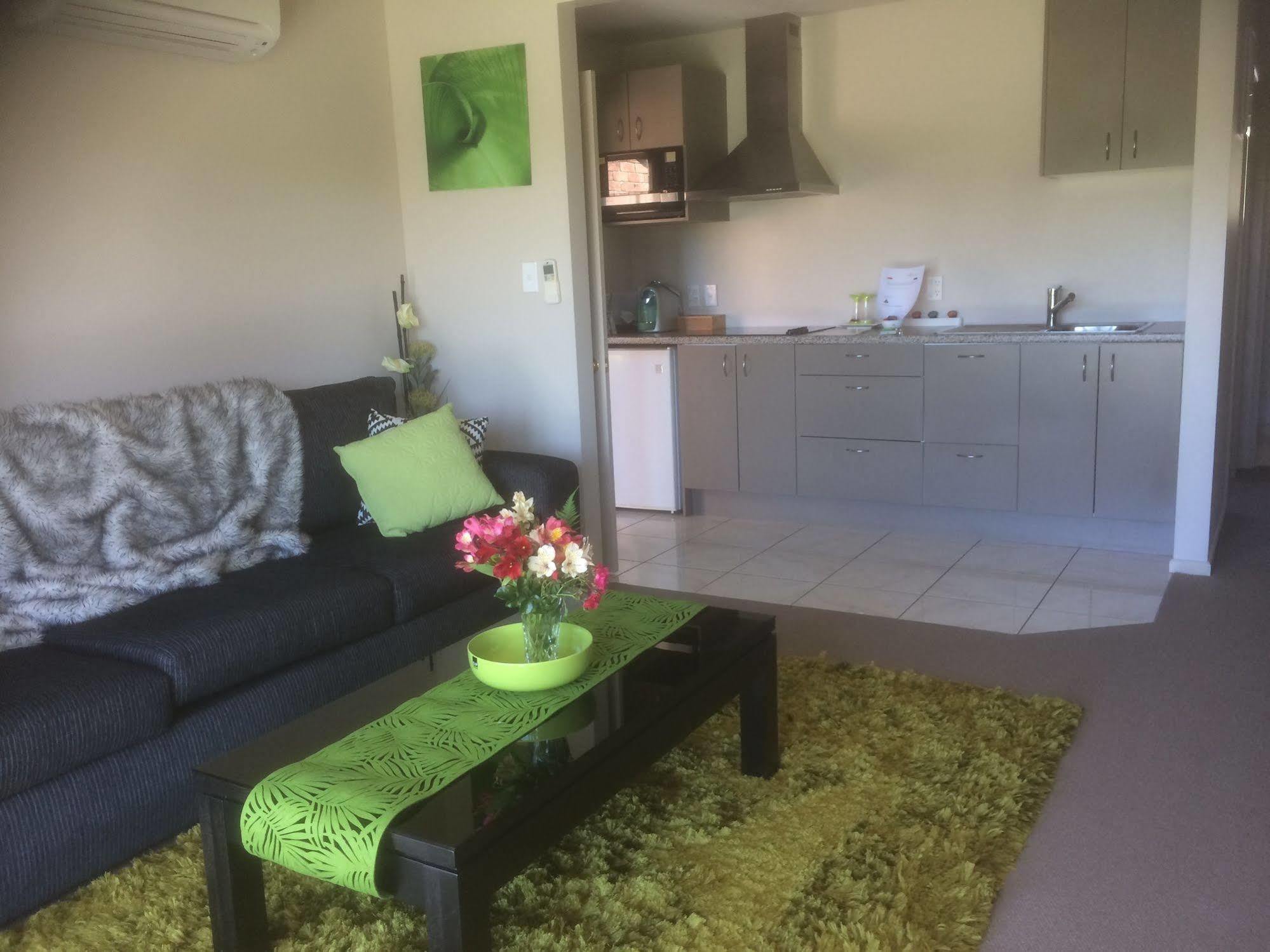 The Meadows Villa Christchurch Bagian luar foto