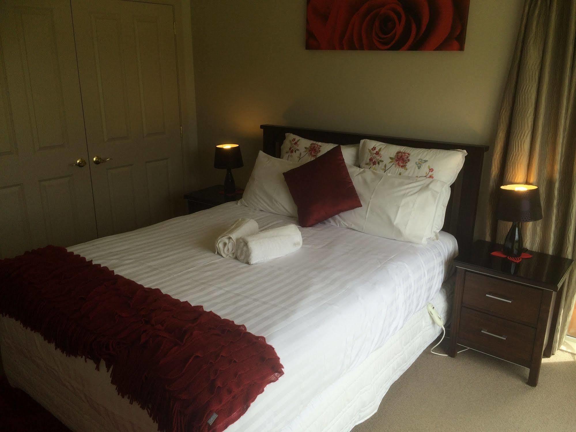The Meadows Villa Christchurch Bagian luar foto
