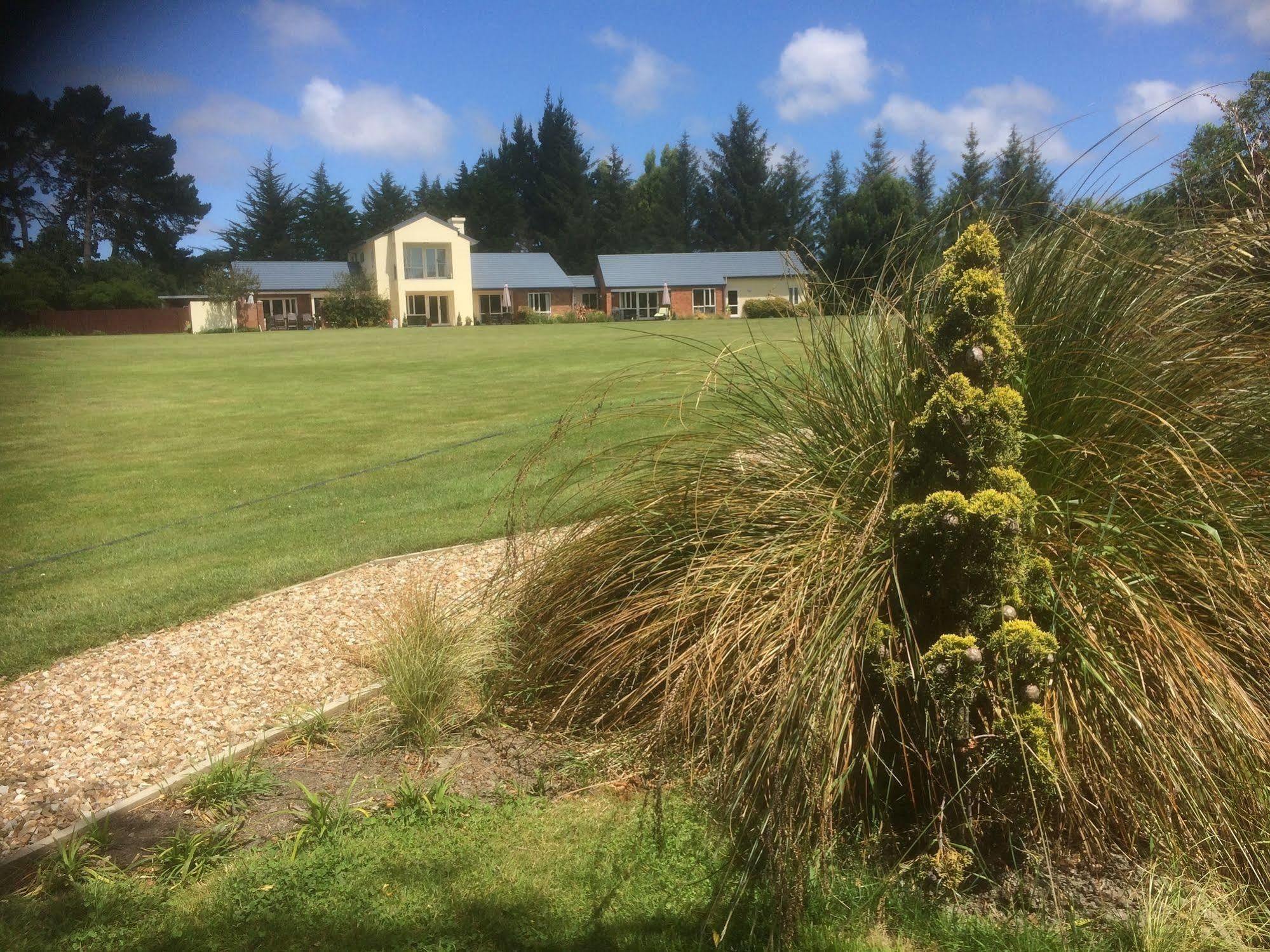 The Meadows Villa Christchurch Bagian luar foto