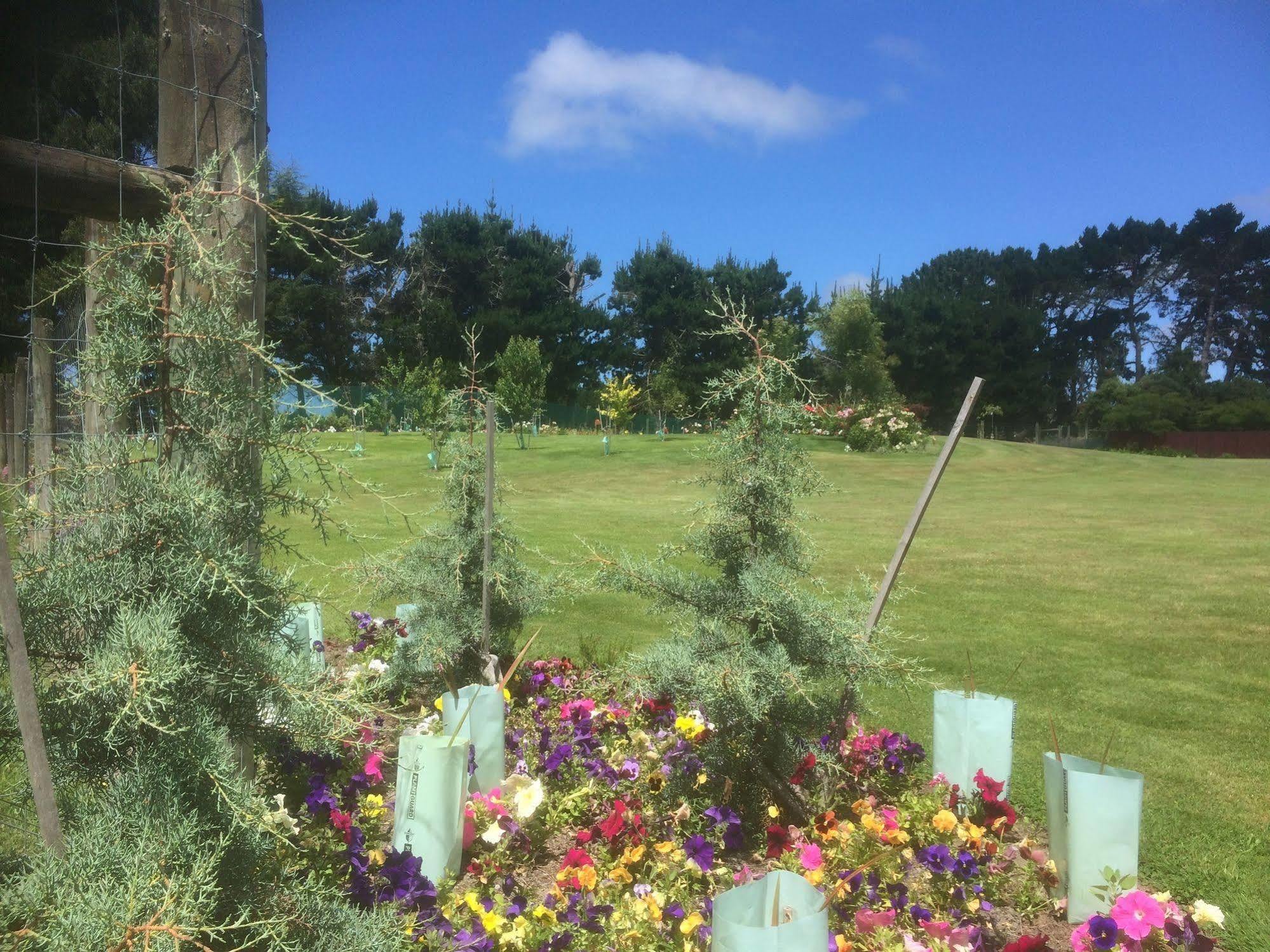 The Meadows Villa Christchurch Bagian luar foto