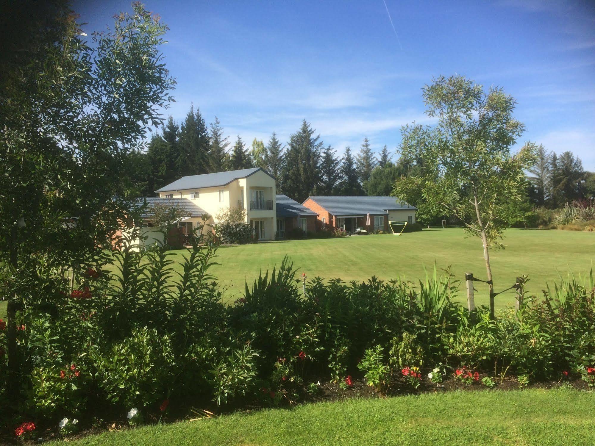 The Meadows Villa Christchurch Bagian luar foto
