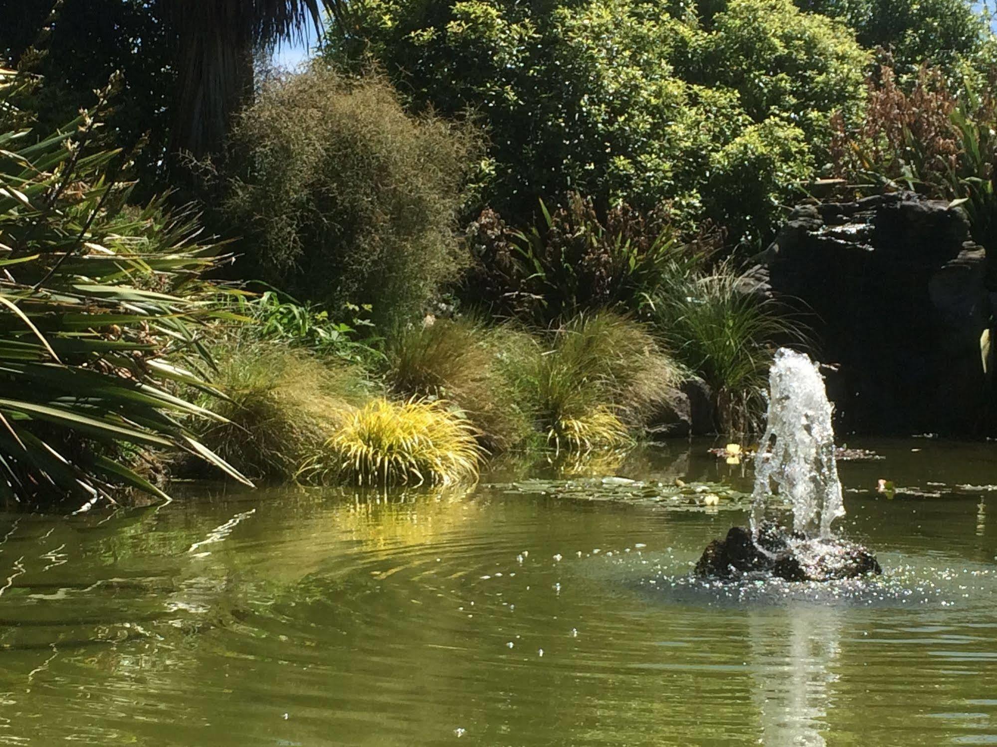 The Meadows Villa Christchurch Bagian luar foto