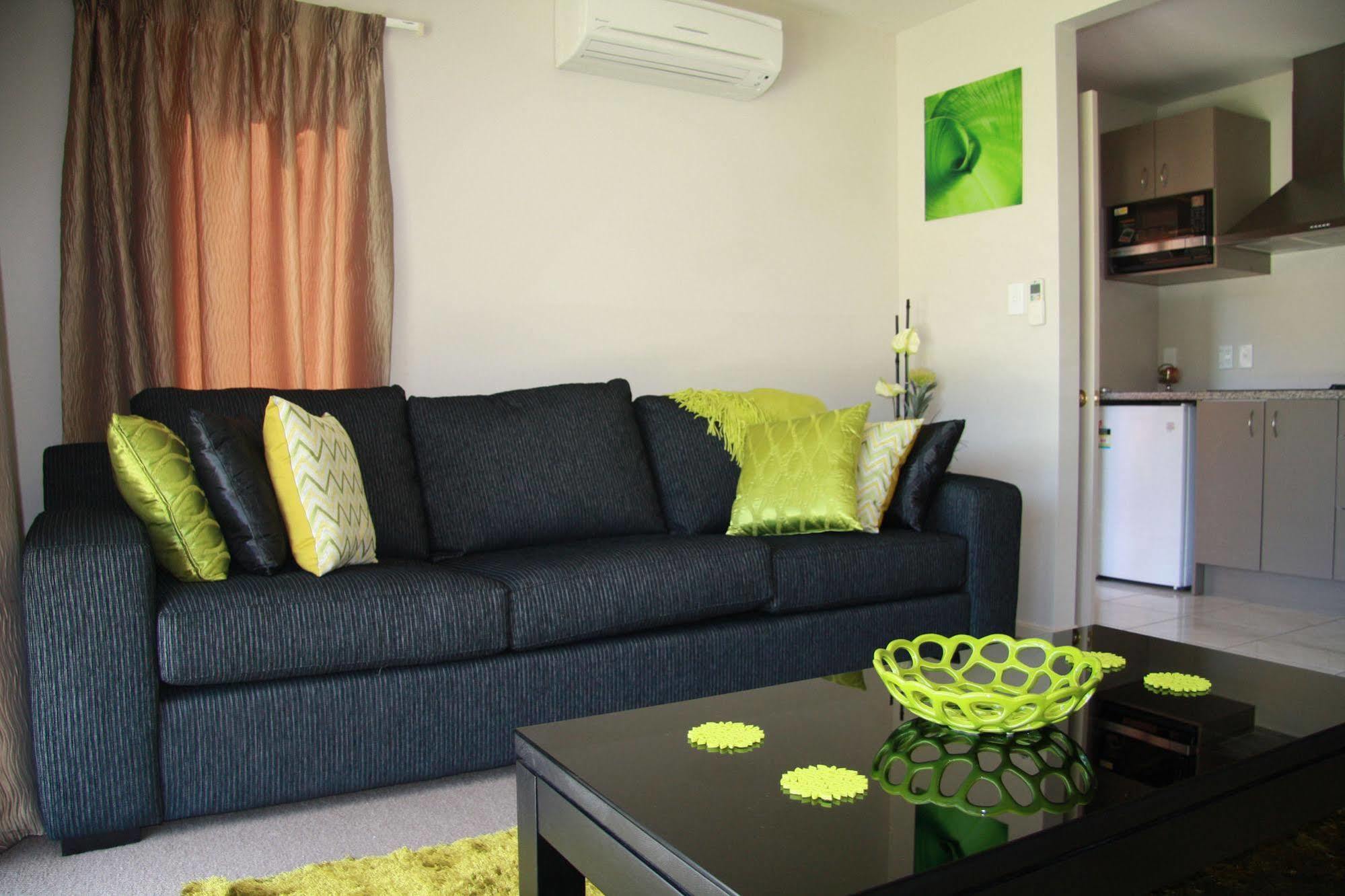The Meadows Villa Christchurch Bagian luar foto