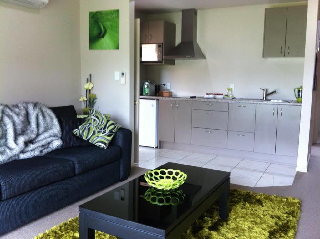 The Meadows Villa Christchurch Bagian luar foto